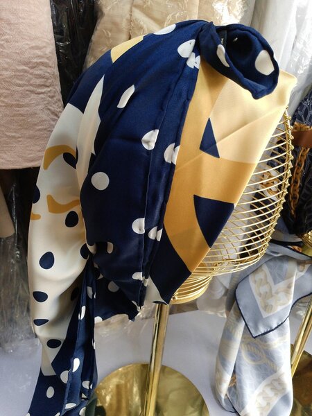 Écharpe en soie élégante