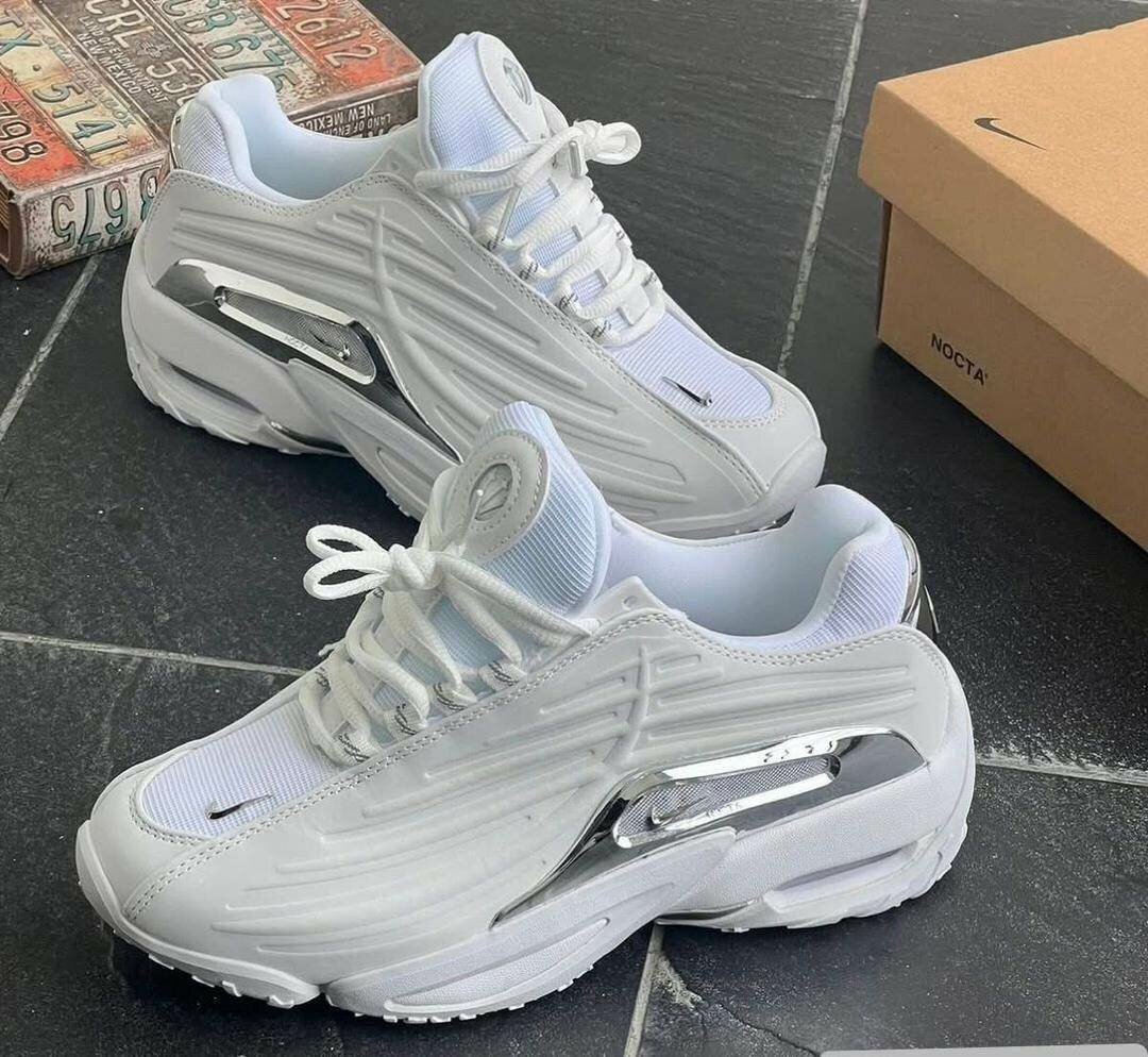 Sneakers Nocta Nike modernes