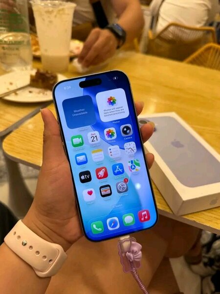 iPhone moderne bleu élégant