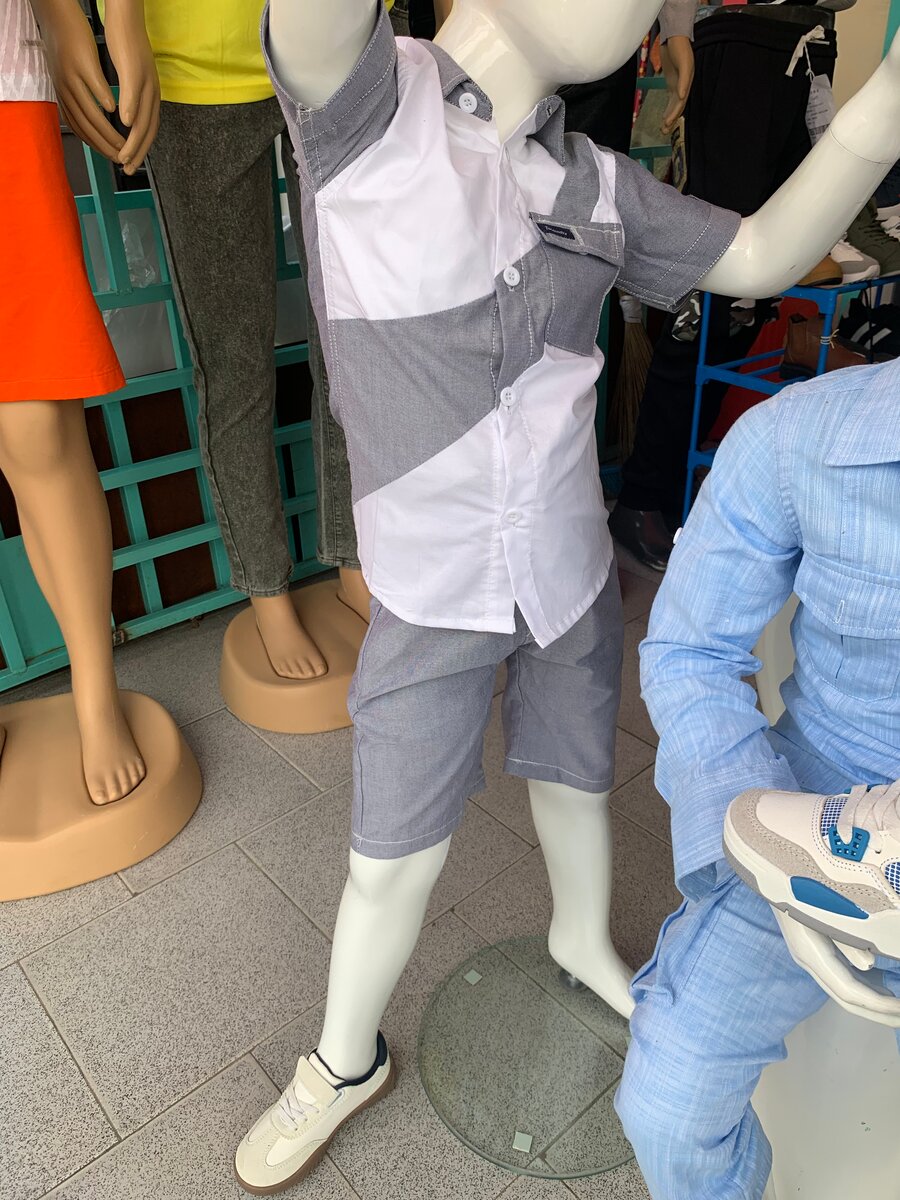 Ensemble enfants élégants