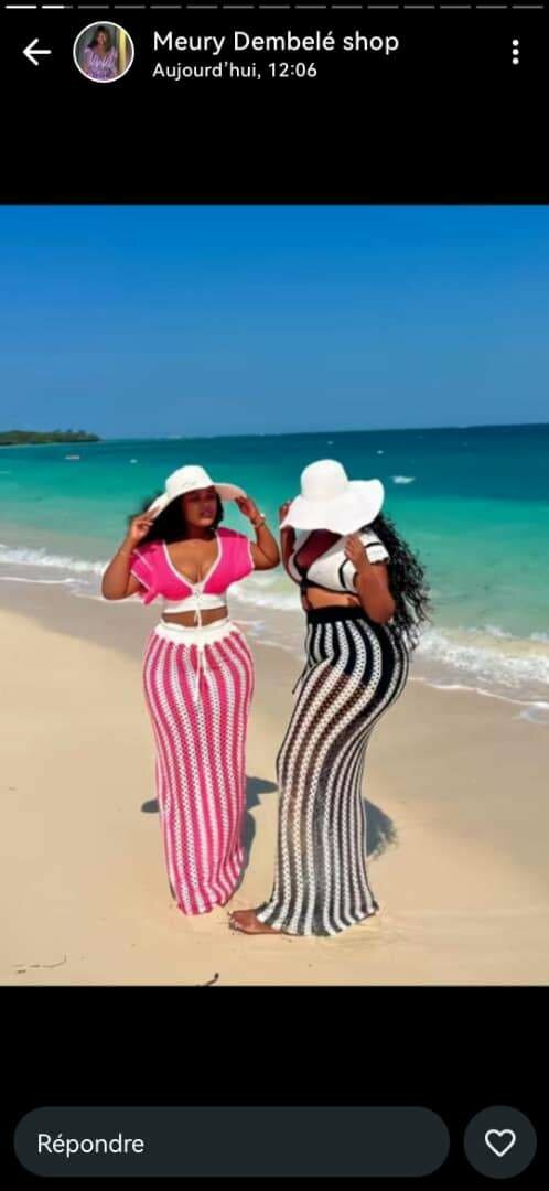 Robe de plage rayée élégante