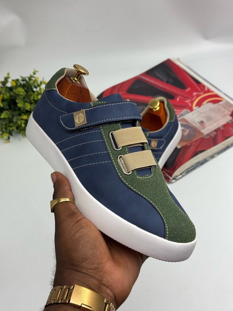 TIMBERLAND GREEN AND BLUE