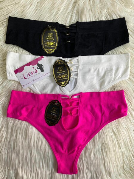 Strings et culottes pour femmes