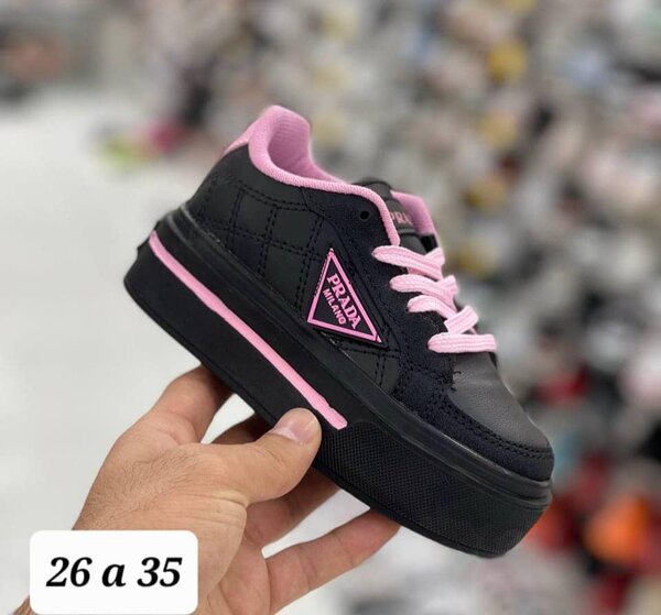 Baskets noires  Prada pour enfants, tailles 26 à 35