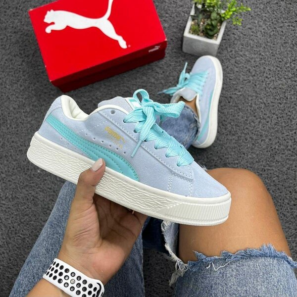 Baskets en daim bleu Puma