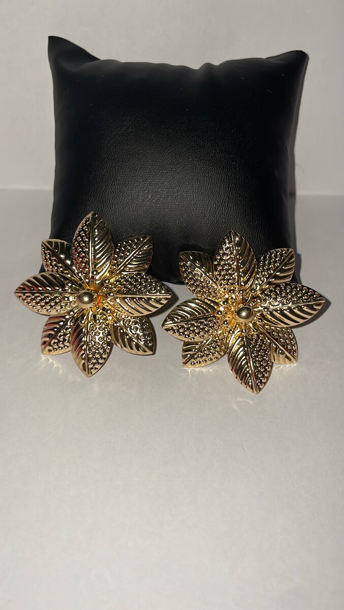 Boucles d'oreilles florales dorées