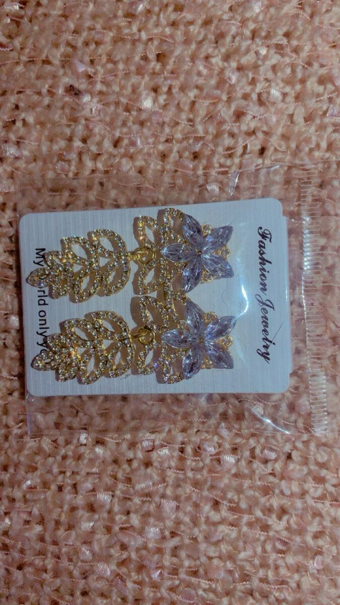 Boucles d'oreilles et bracelets élégants