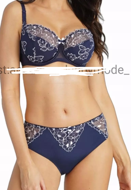 Бюстгальтер на косточках и Роскошные женские трусики