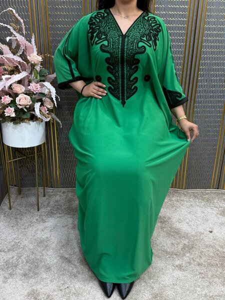 Robe Caftan Élégant Brodé