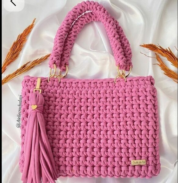 Sac à main crocheté rose