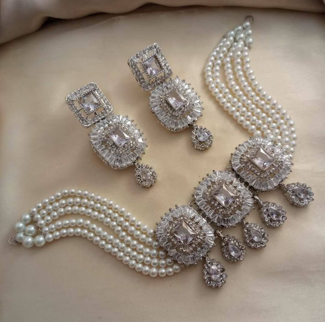 Ladies wedding set Necklace and earrings