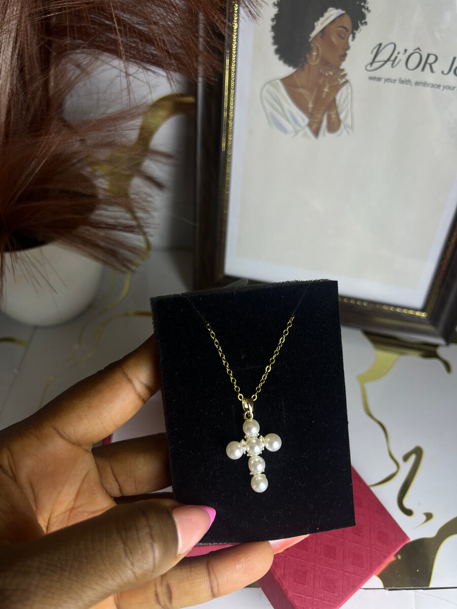 Collier Croix Perles Élégant