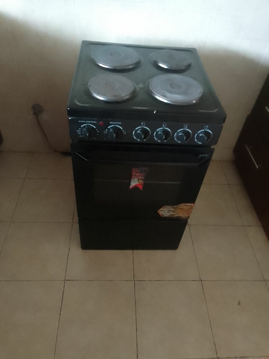 Pre Owned Four Plate Stove