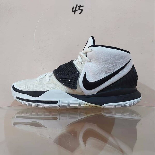 Basket kyrie irving blanc noir
