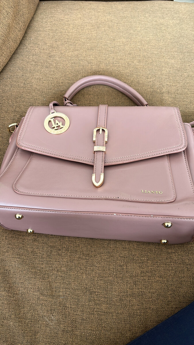 Sac à main rose élégant