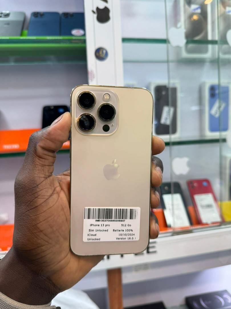 iPhone 13pro 512go quasi neuf importe