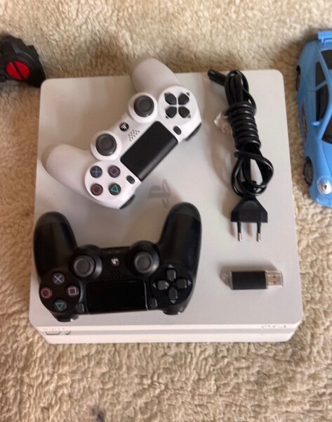 Console PS4 blanche