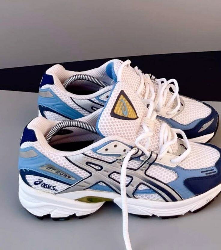 Chaussures de sport Asics légères