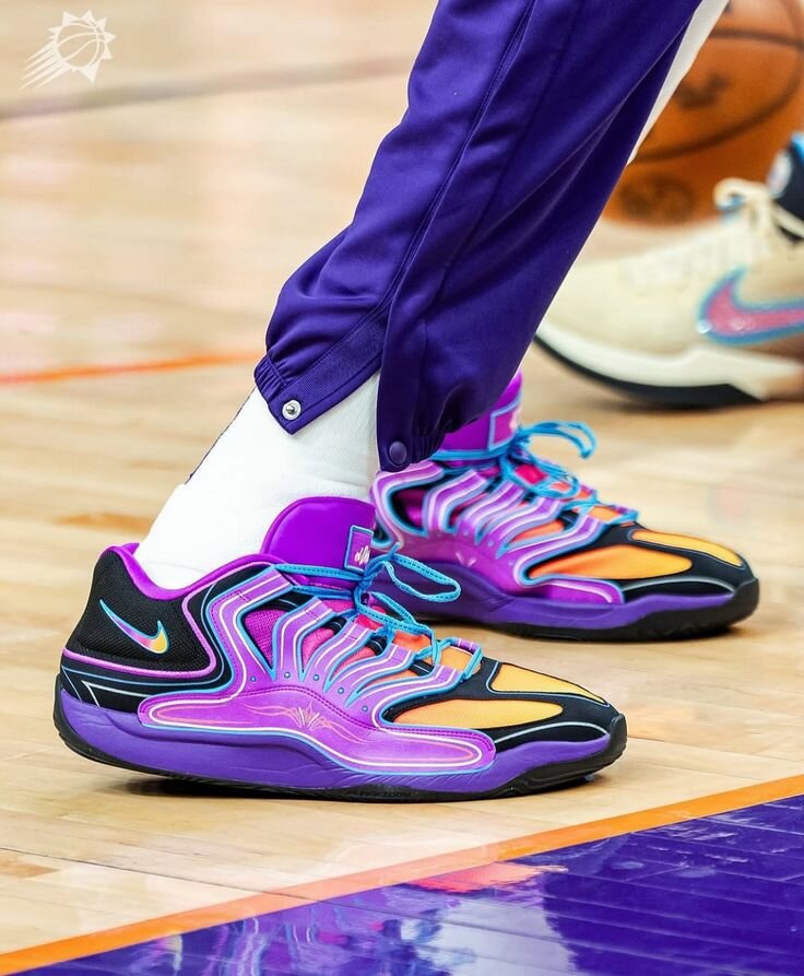 Chaussures de basket vibrantes