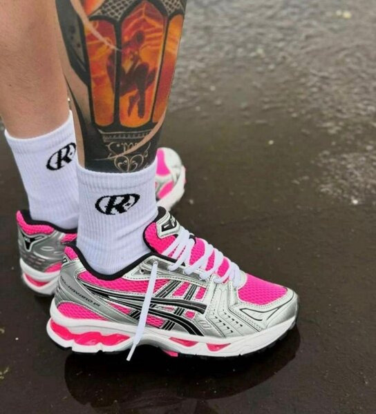 Baskets ASICS roses et argentées