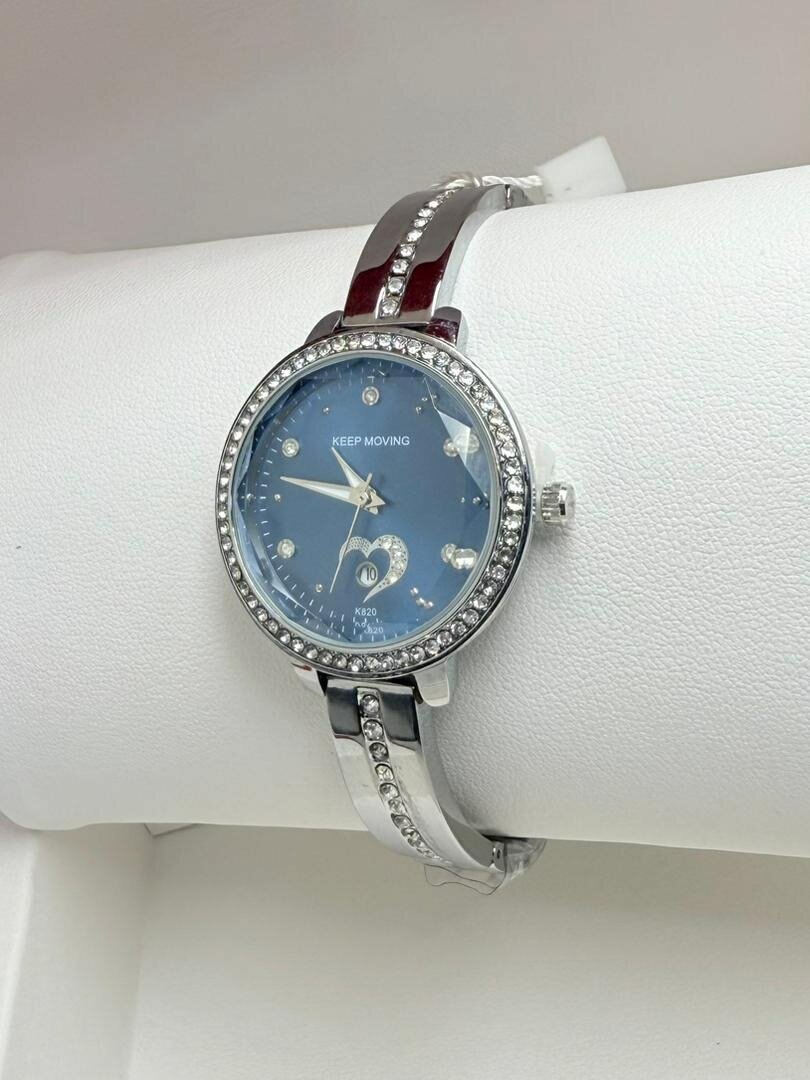 Montre élégante en strass