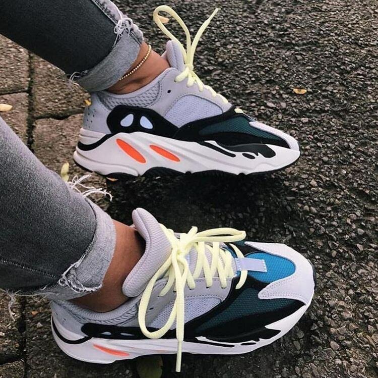 Baskets yeezy 700 original