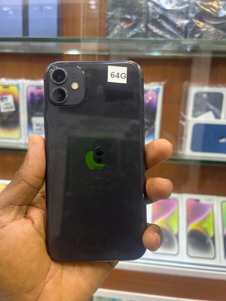 iPhone 11  avec 64 Go Noir