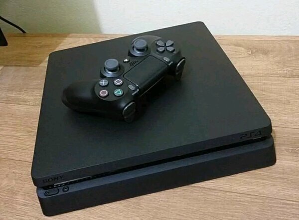 Console PlayStation 4 Slim