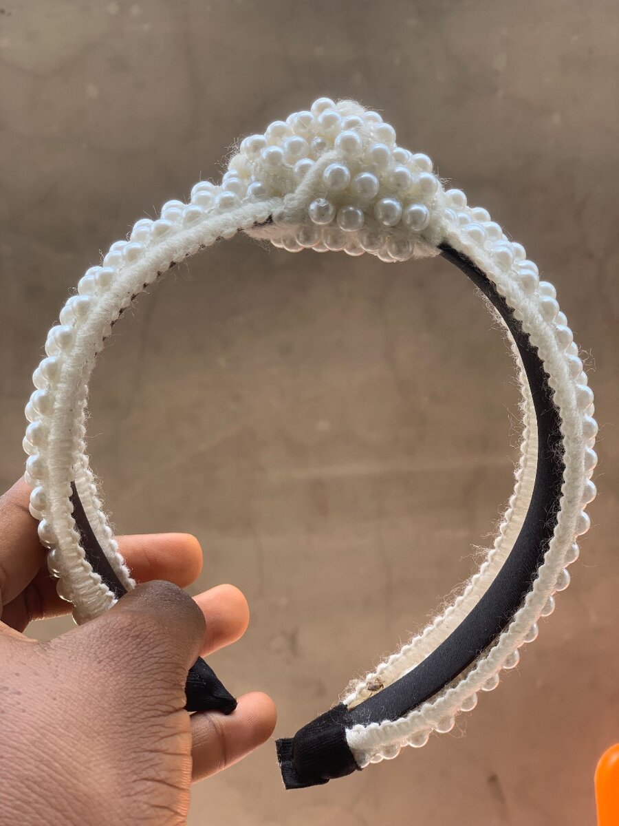 Pearls headwear