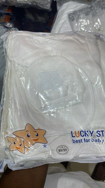 Set de vêtements pour bébé