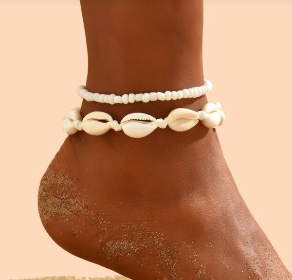 Chaîne au pied en Cauris