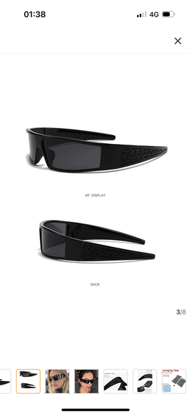 Lunettes de soleil futuristes