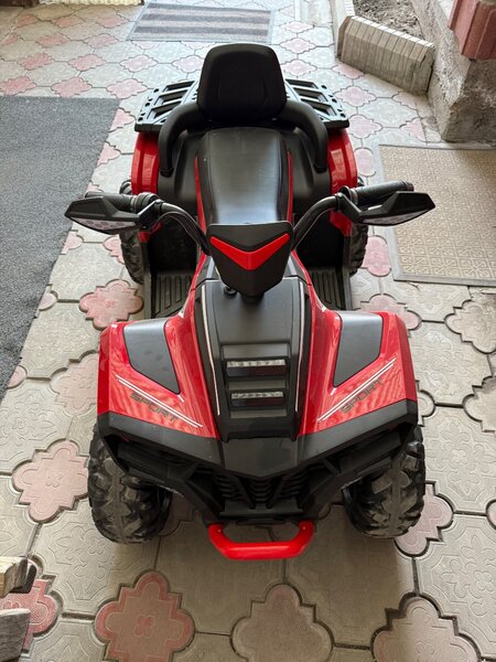 квадроцикл  на пульте управления