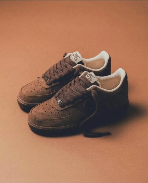 AF1 en daim marron chic