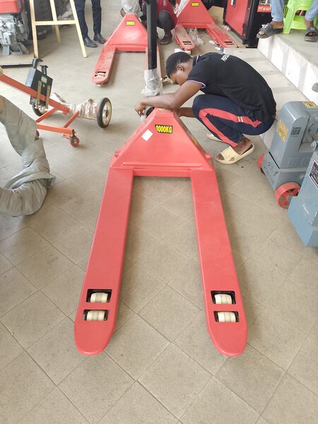 3000KG Pallet  Lifting Machine  Quality