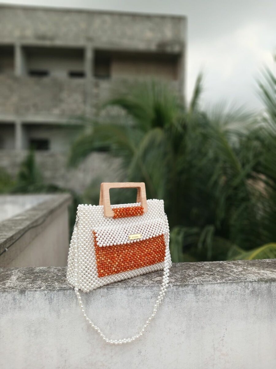 Sac perlé élégant beige