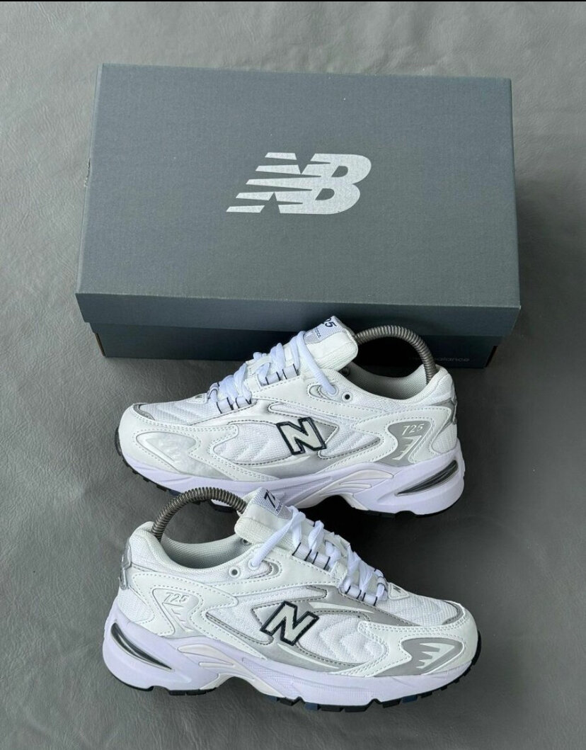 Baskets New Balance 725
