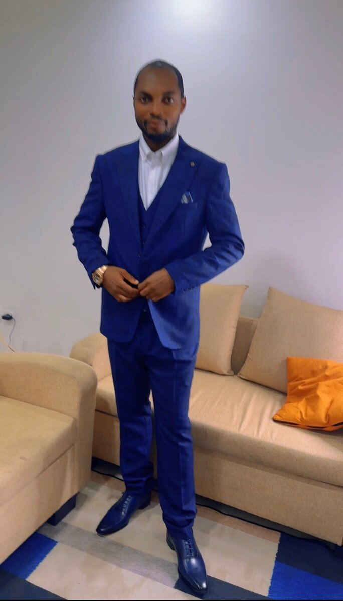 Costume trois pièces bleu marine pour homme