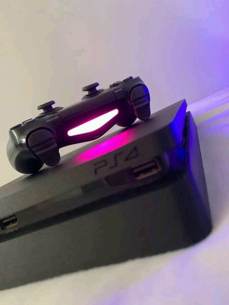 Playstation 4 slim
