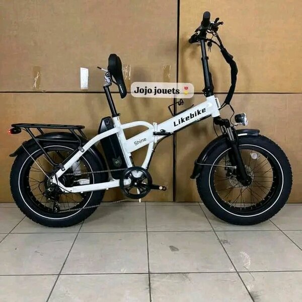 Vélo électrique pliable blanc