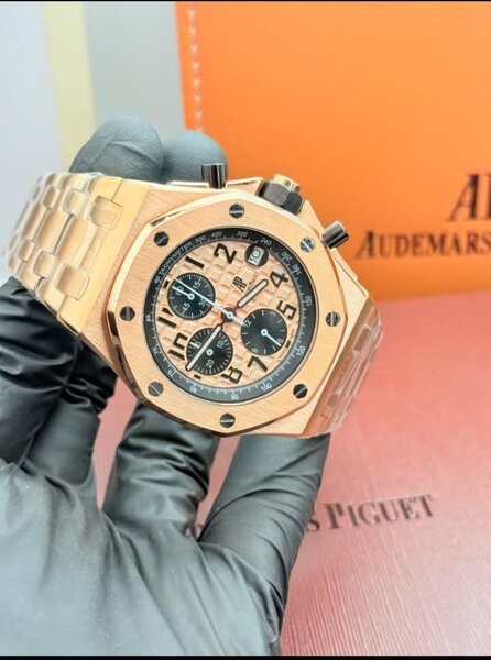 Montre homme en or luxueuse