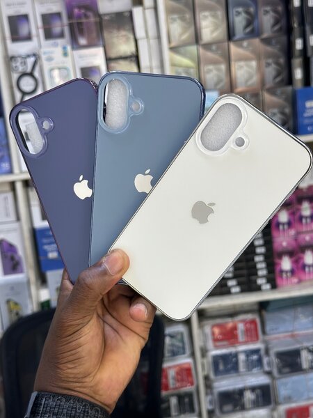 Étuis colorés pour iPhone