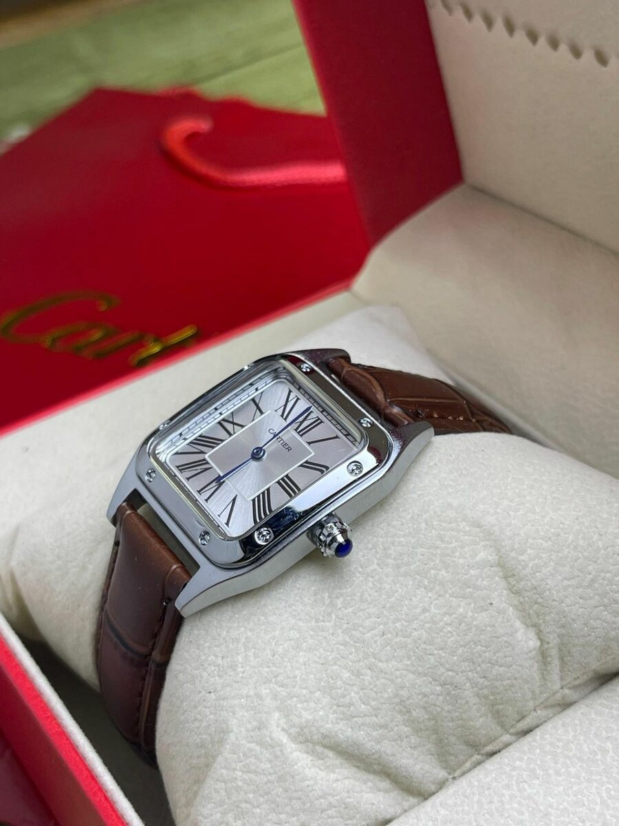 Montre élégante en cuir