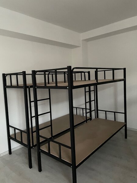 Двух яросная кровать