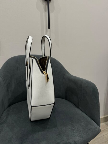 Женская сумка в хорошем состоянии