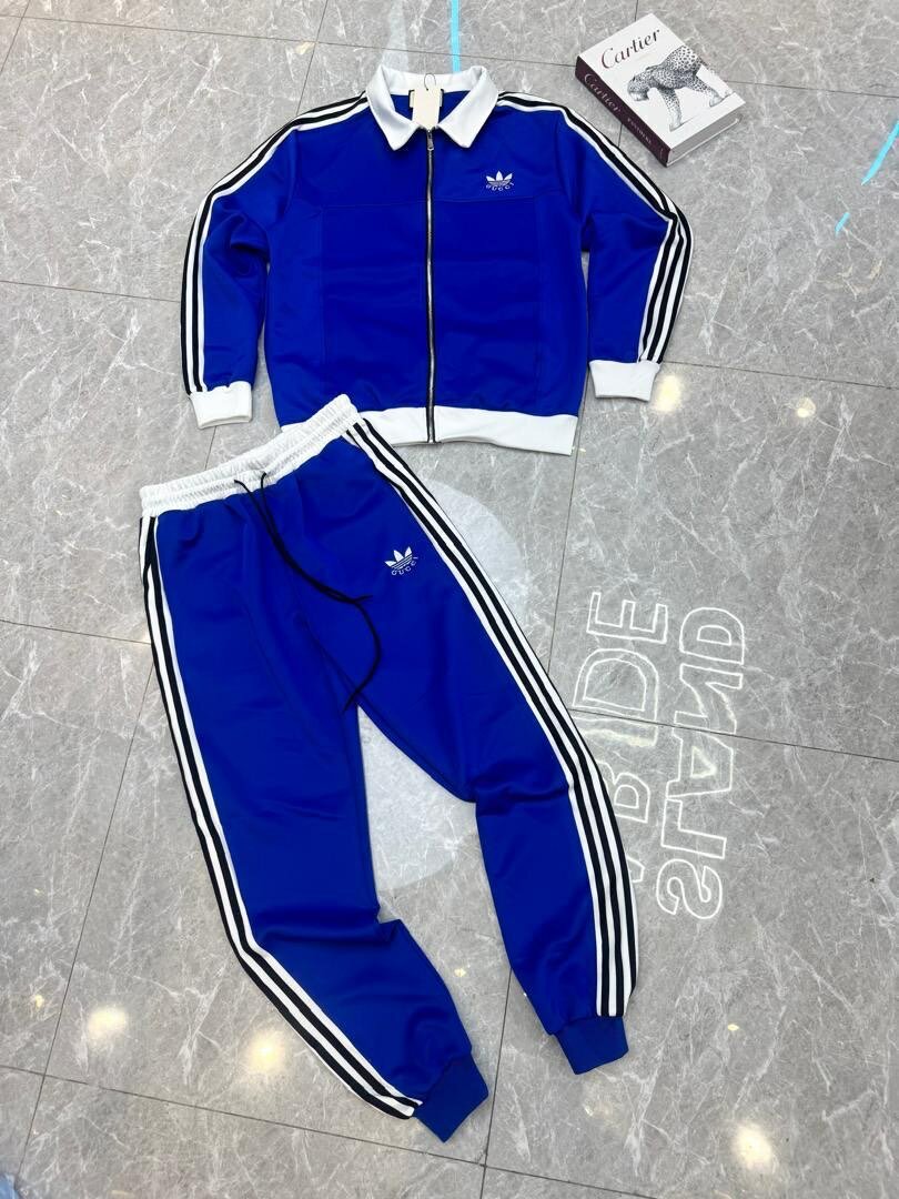 Survêtement bleu élégant