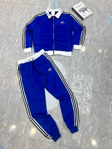 Survêtement bleu élégant