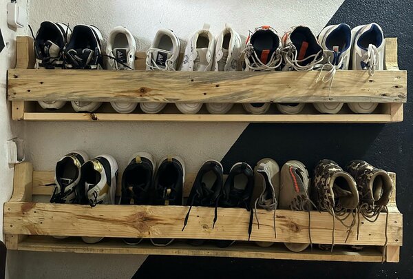 Étagère murale pour chaussures