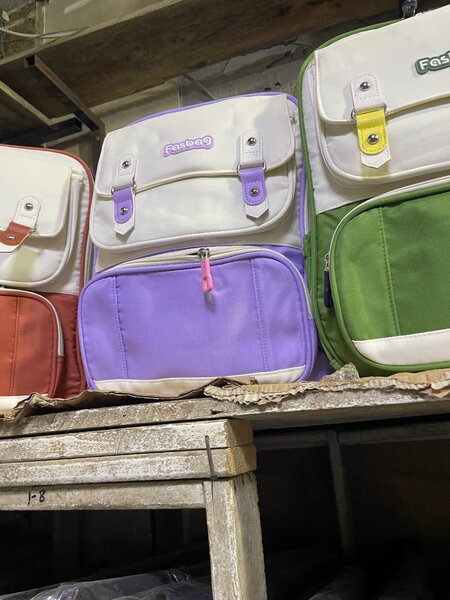 Sac à dos scolaire coloré