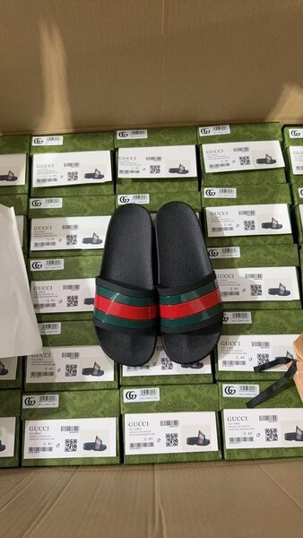 Sandales en caoutchouc Gucci